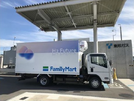 FC小型トラック（豊田豊栄水素ステーションにて）
