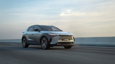 TOYOTA bZシリーズ第一弾の SUV型BEV「bZ4X」