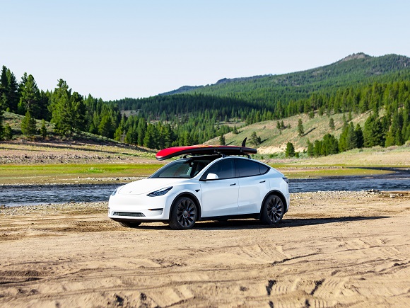 テスラモーターズ ジャパン、待望のミッドサイズSUV Tesla Model Y販売開始